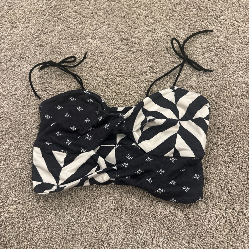 Urban Outfitters Black and White Geometric Top